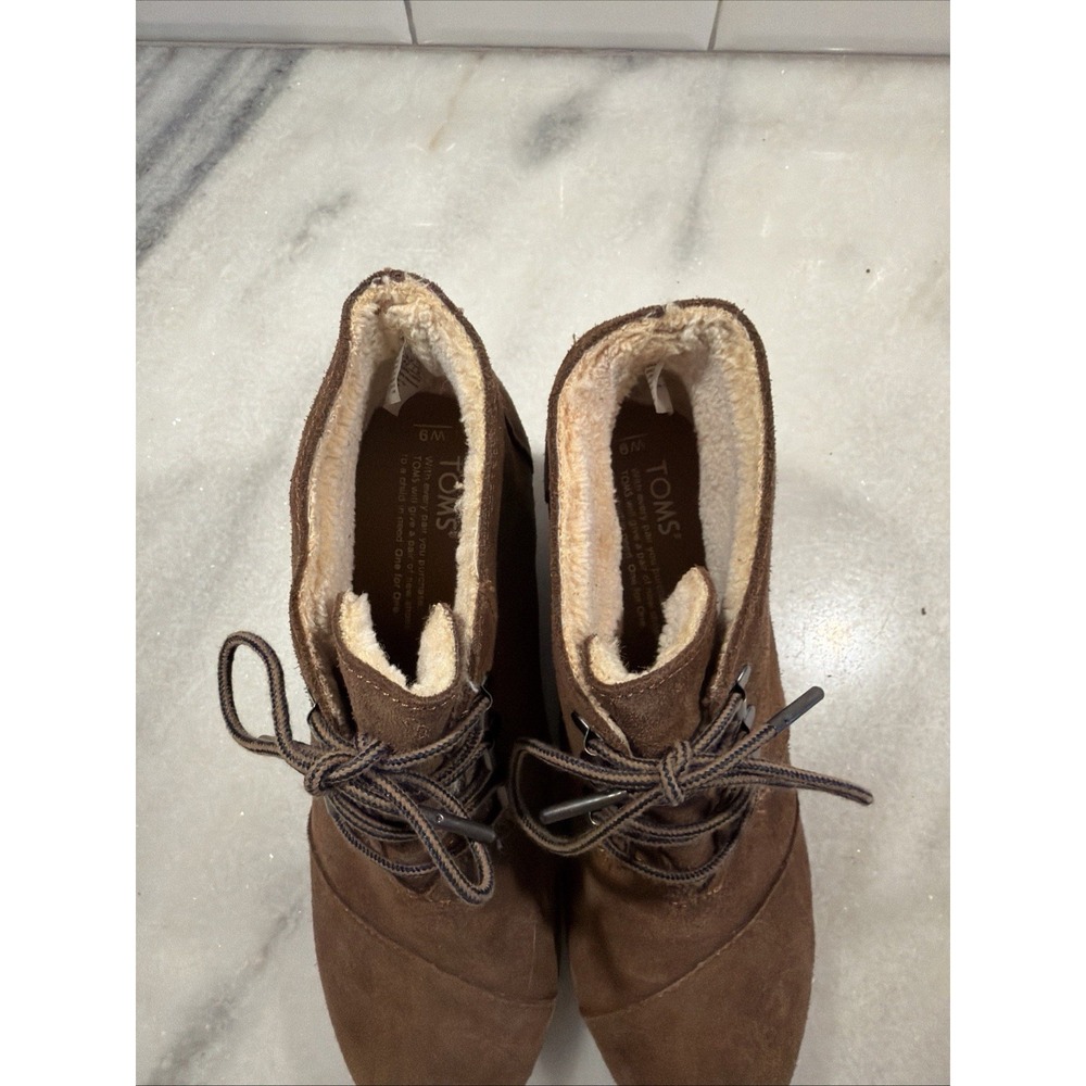 Tom's Desert Wedge Brown 2.75" Wedge Heel Booties Leather Size 9 - Picture 9 of 10